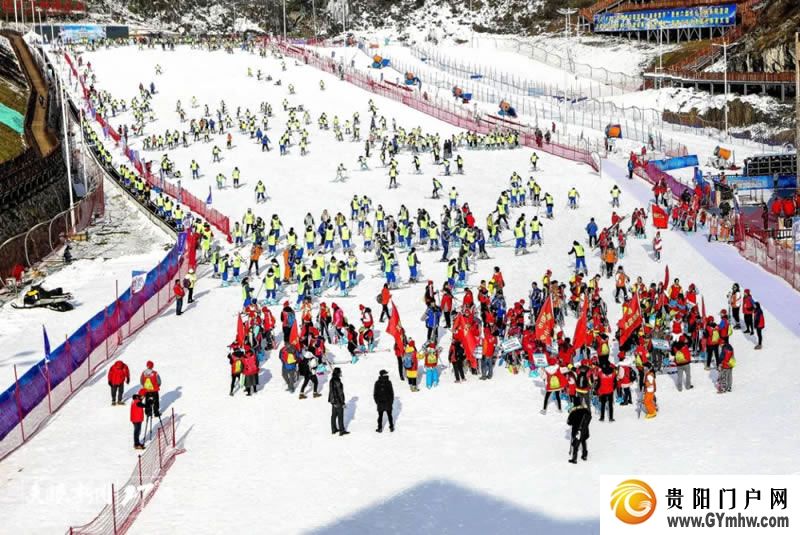 滑雪“开板” 温泉氤氲｜冷热资源点燃贵州冬季旅游市场(图1)