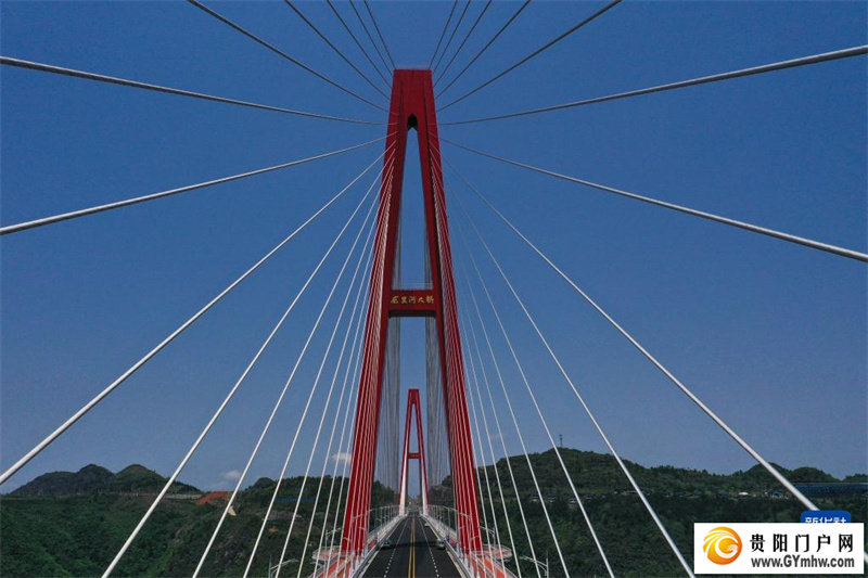 贵州龙里河大桥建成通车(图6)