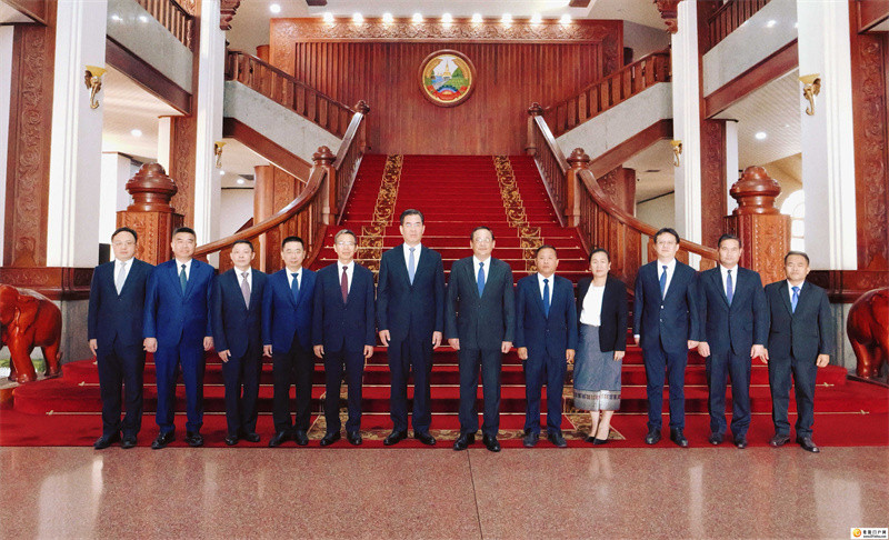 李炳军拜会老挝政府总理宋赛·西潘敦(图2)