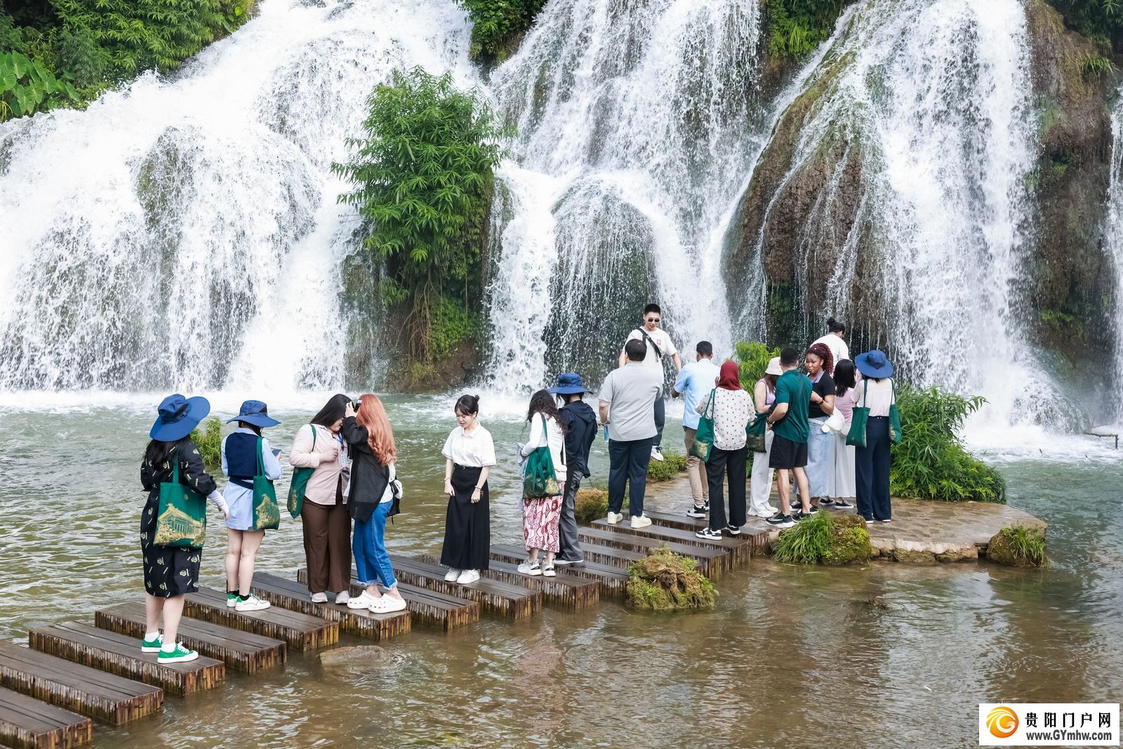 国际儒学联合会2024汉学青年学者研习营走进天河谭景区和贵阳市生态科普馆(图7)