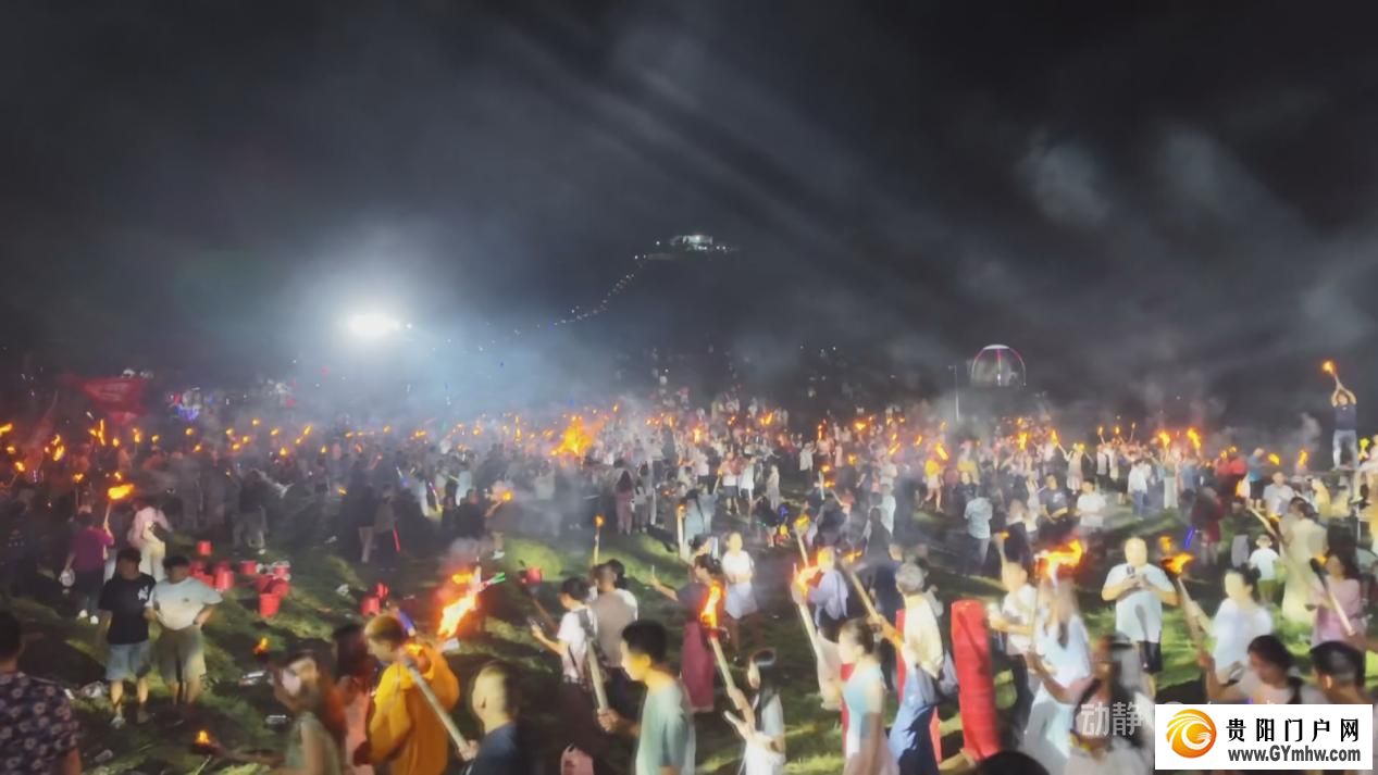 一地一烟火 同节不同韵 各地群众共庆火把节(图8) 一地一烟火 同节不同韵 各地群众共庆火把节(图8)